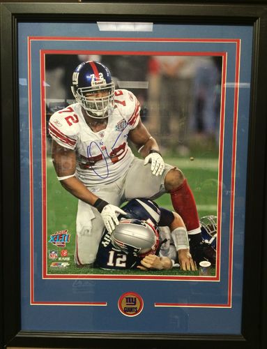 Osi Umenyiora Autographed/Framed Picture