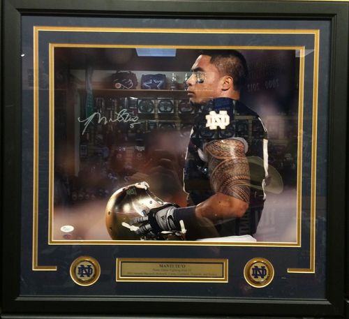 Manti Te'o Autographed/Framed Picture